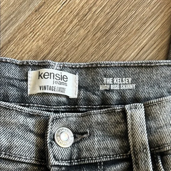 Kensie Gray Denim Jeans - Picture 3 of 9